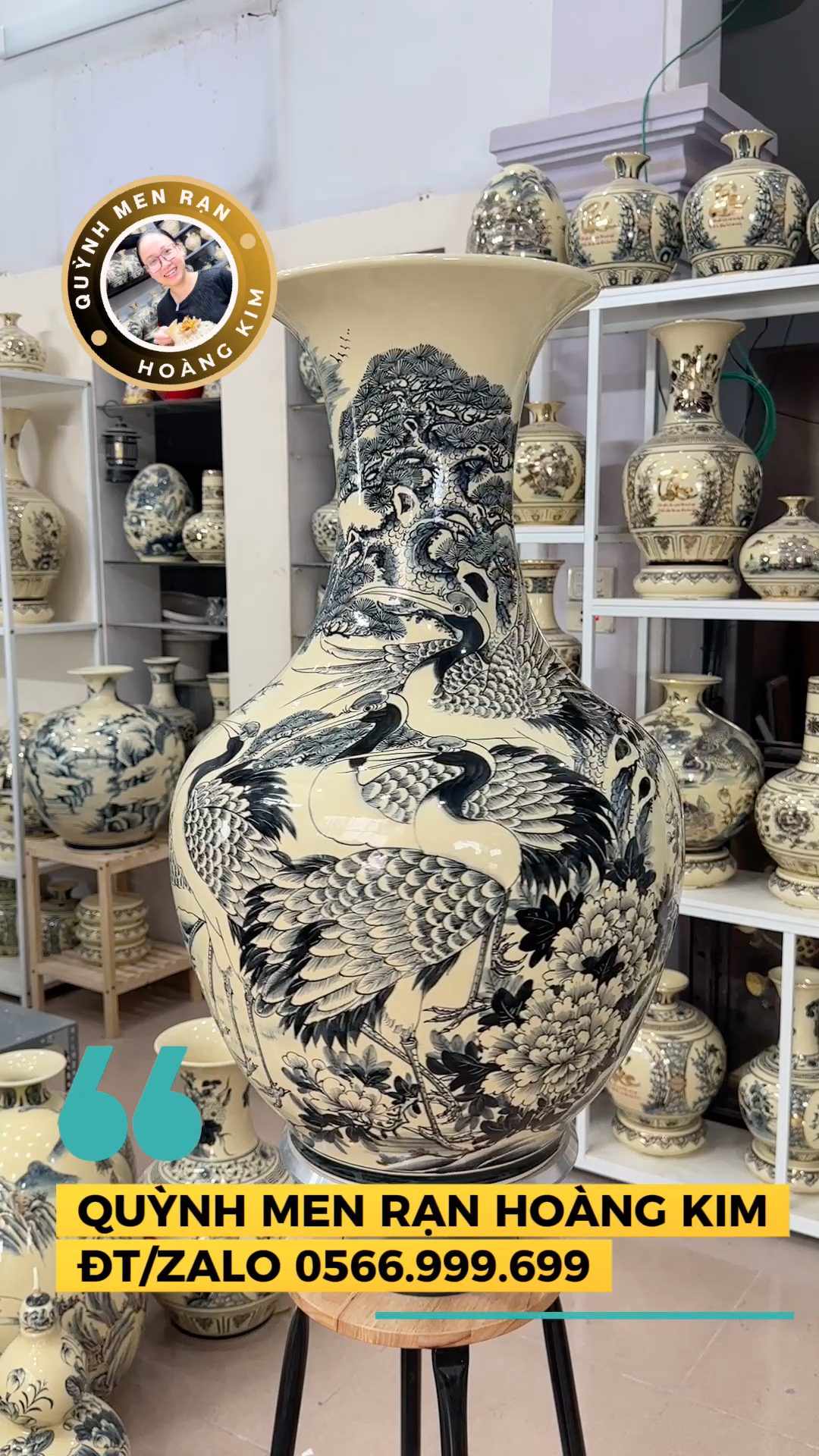 Lọ tỏi vẽ mộc Tùng hạc - Men rạn hoàng kim